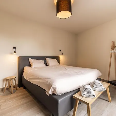 Red Rabbit Tourist And Business Flats With Indoor Parking Space - Flat I & Flat Ii アパート Zele